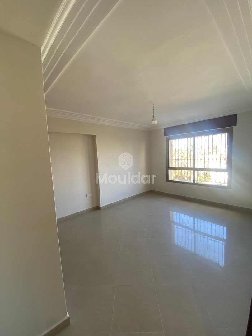 Apartamento luminoso com 3 quartos para alugar em Malabata, Tanger - Photo 1