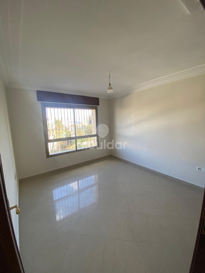 Apartamento luminoso com 3 quartos para alugar em Malabata, Tanger - Photo 2