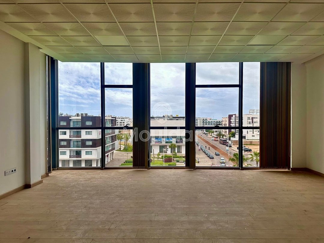 مكتب للإيجار بمساحة 95 م² بإطلالة على خليج أغادير - Photo 2