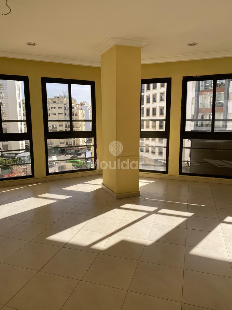 محل تجاري للإيجار في طنجة - 140 م² - Photo 1