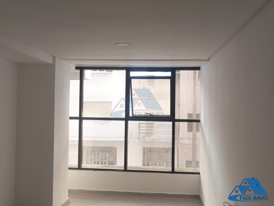 Bureau à louer façade à LA VILLE HAUTE KENITRA - Photo 1