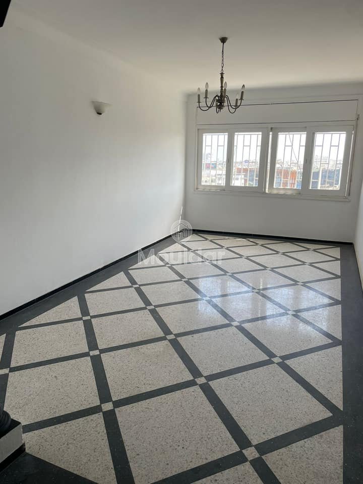 مكتب للإيجار بمساحة 90 متر مربع في الدار البيضاء-المعري، مع 3 غرف. - Photo 5