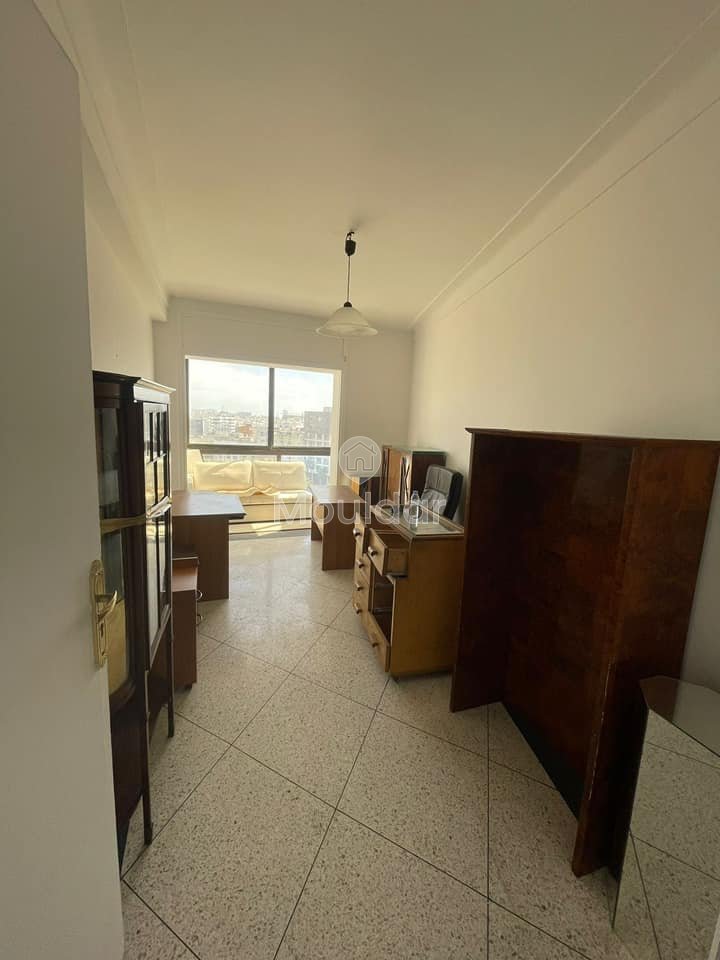 مكتب للإيجار بمساحة 90 متر مربع في الدار البيضاء-المعري، مع 3 غرف. - Photo 1