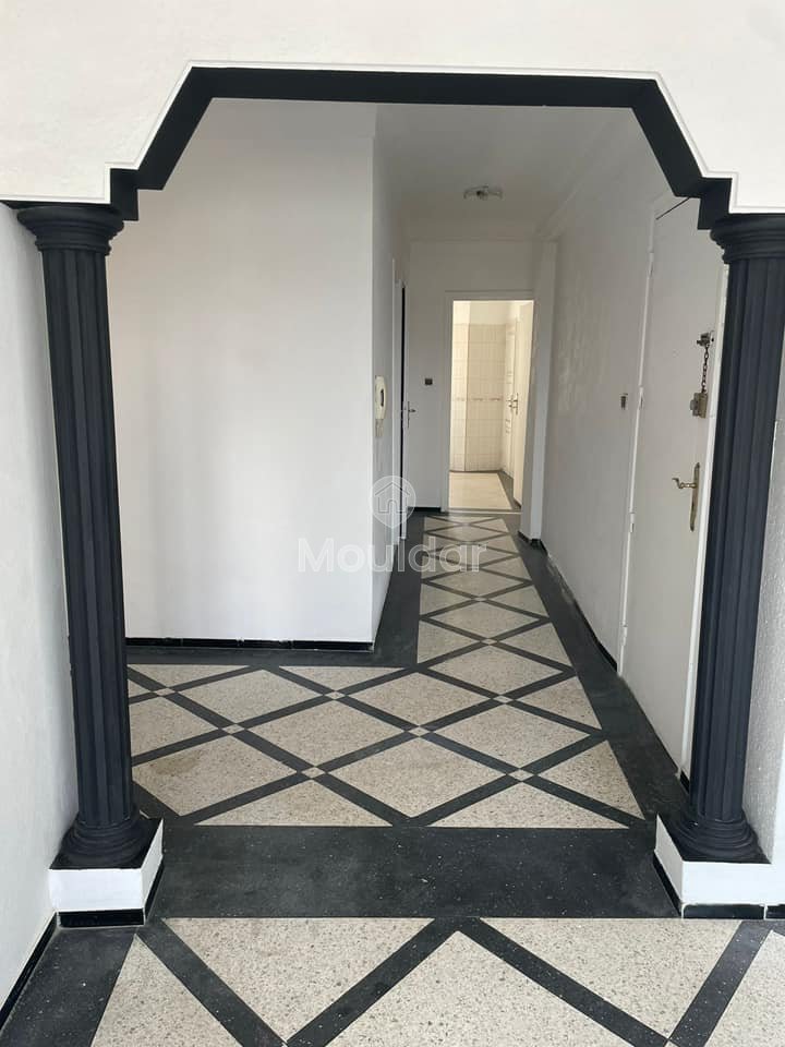 مكتب للإيجار بمساحة 90 متر مربع في الدار البيضاء-المعري، مع 3 غرف. - Photo 4