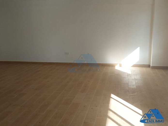 إيجار مكتبين جديدين بمساحة 60 م²، Boulevard A Haddada، القنيطرة - Photo 1