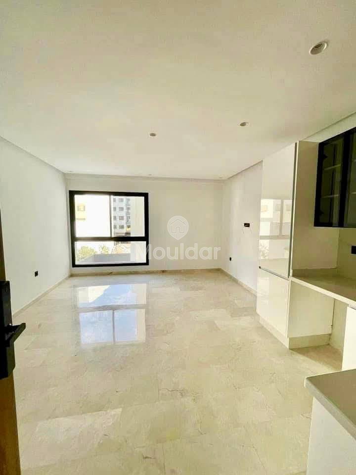 Studio Vide à Louer dans le Quartier des Hôpitaux - Photo 3