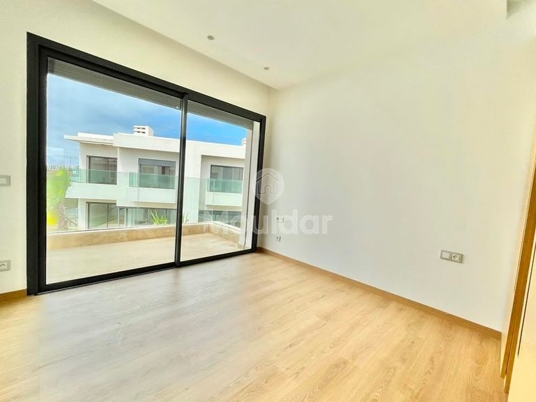 فيلا فاخرة للإيجار: 4 غرف في عين دياب - Photo 4