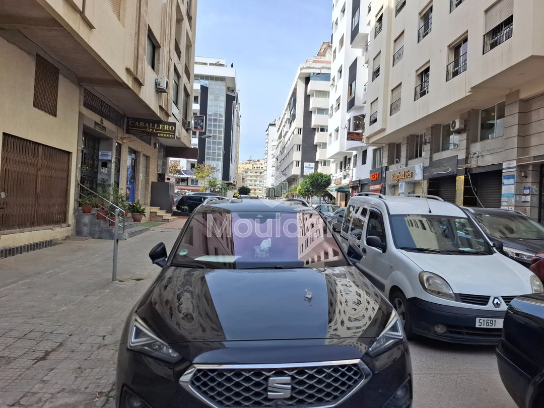 Opportunité d'investissement : Local commercial à Tanger de 152 m² - Photo 3