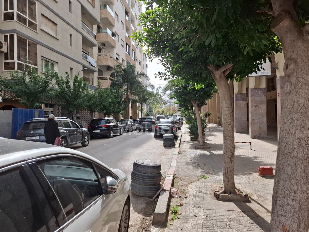 Opportunité d'investissement : Local commercial à Tanger de 152 m² - Photo 6