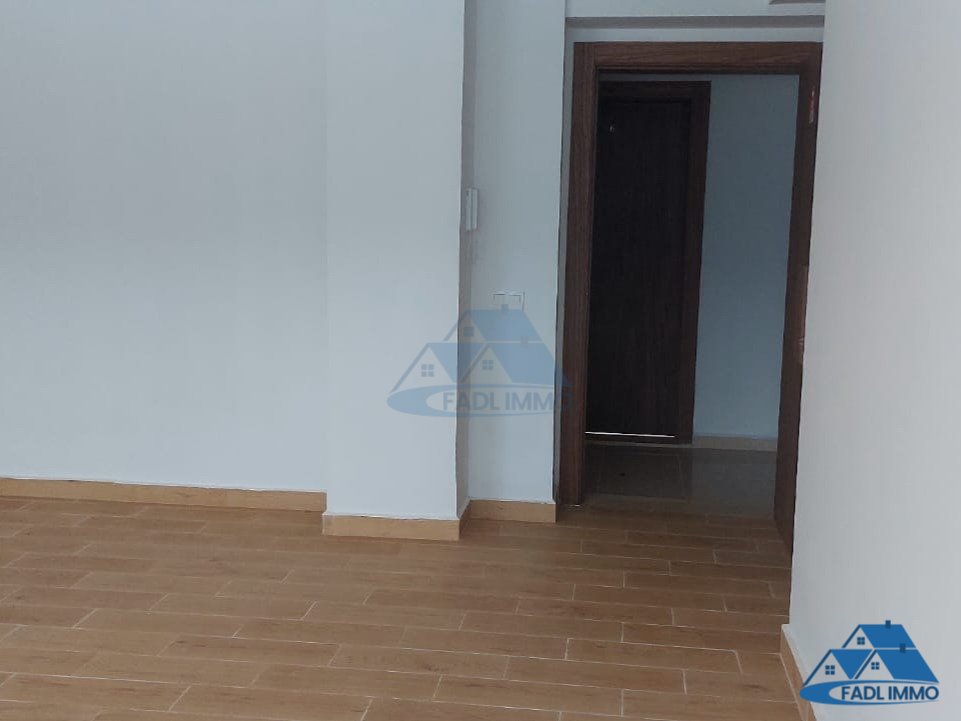 إيجار مكتب واجهة 51م² في الهدادة القنيطرة - Photo 3