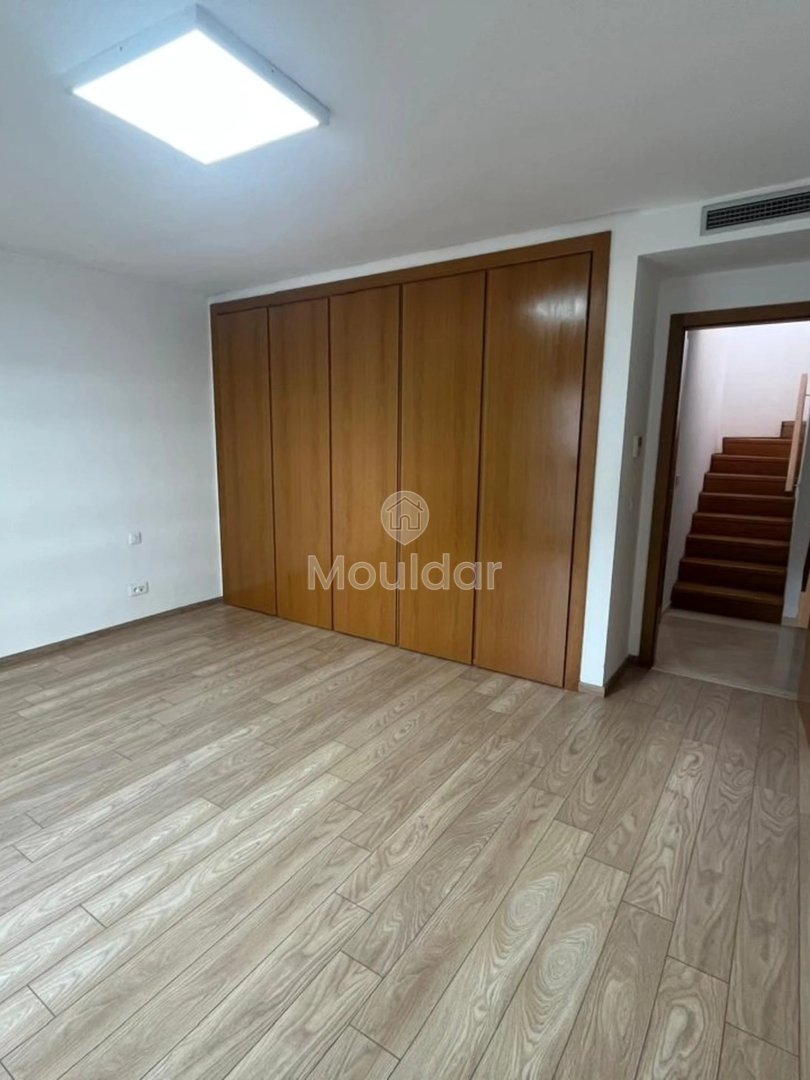 شقة رائعة للإيجار في مدينة كازابلانكا المالية - 230م² - Photo 2