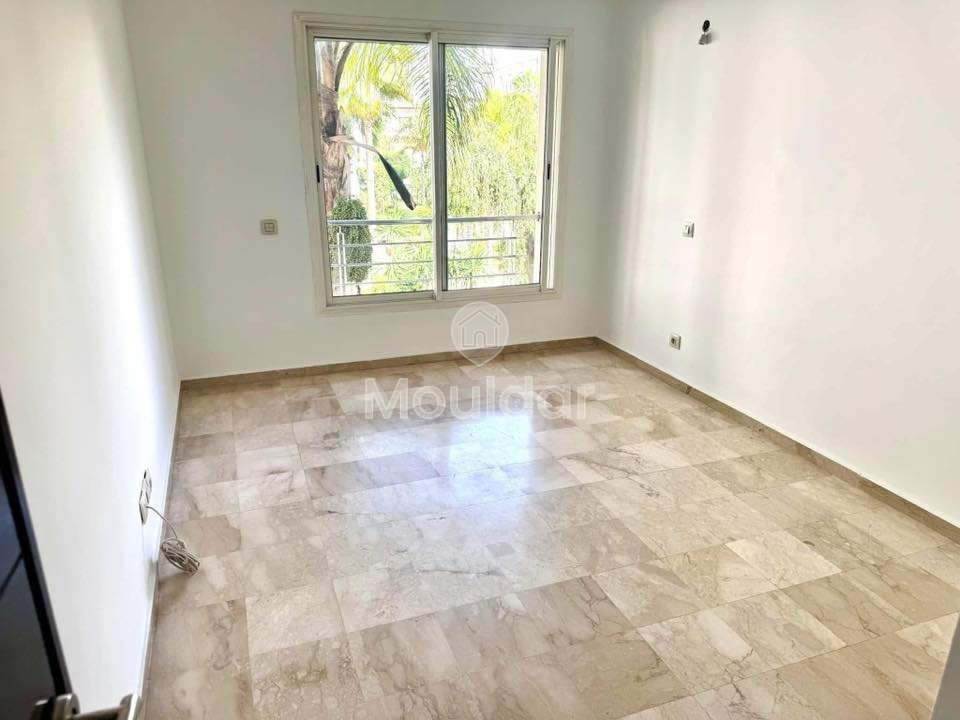 Kiralık: Aïn Diab'da 3 odalı geniş daire - Photo 2