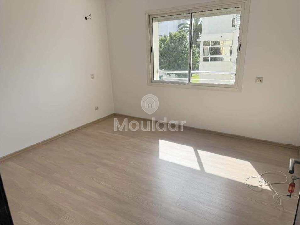 Kiralık: Aïn Diab'da 3 odalı geniş daire - Photo 3
