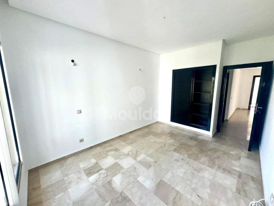 Kiralık: Aïn Diab'da 3 odalı geniş daire - Photo 7