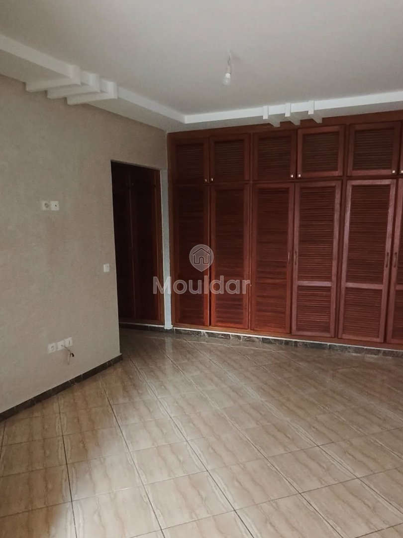 Apartamento en Alquiler: 3 Habitaciones en el Centro de Kénitra - Photo 2