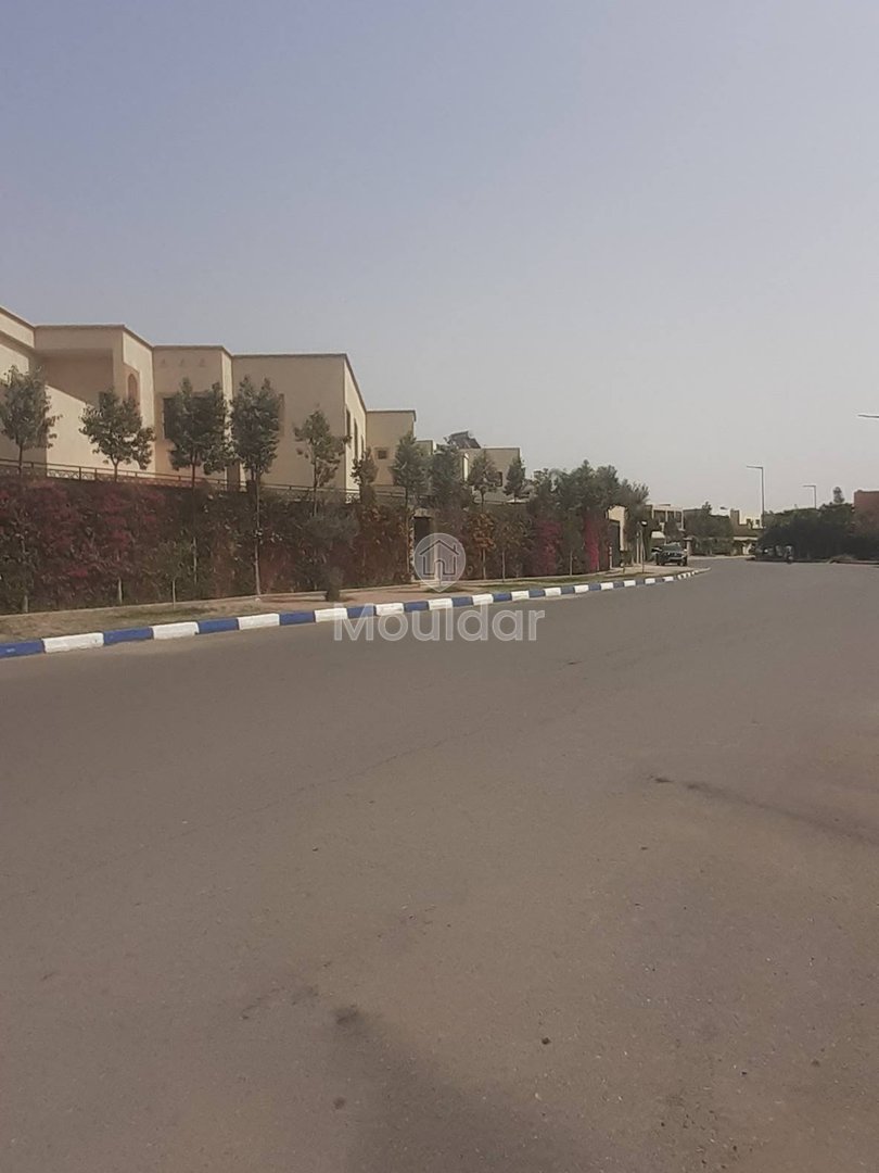 Vila Disponível para Aluguel de Longo Prazo: 4 Quartos Espaçosos - Photo 2