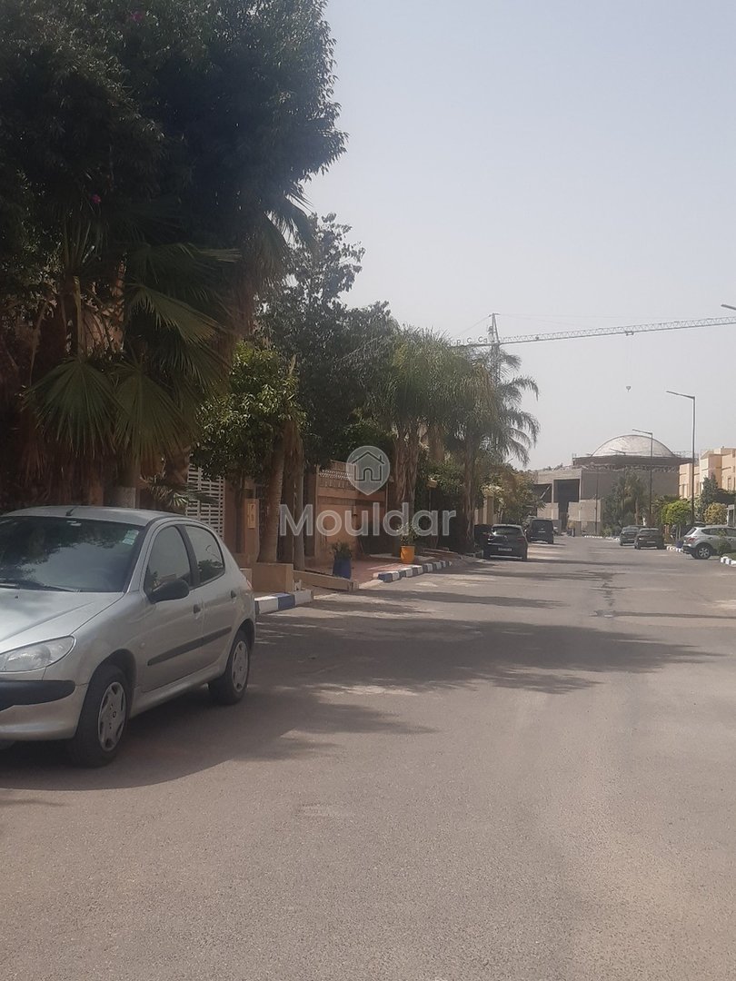 Vila Disponível para Aluguel de Longo Prazo: 4 Quartos Espaçosos - Photo 1