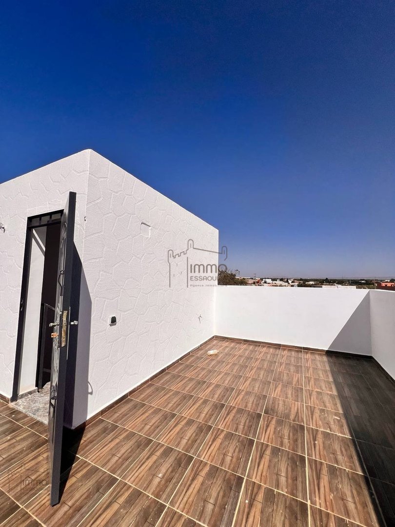 فيلا فسيحة على بعد 8 كم: أناقة وراحة للبيع - Photo 22