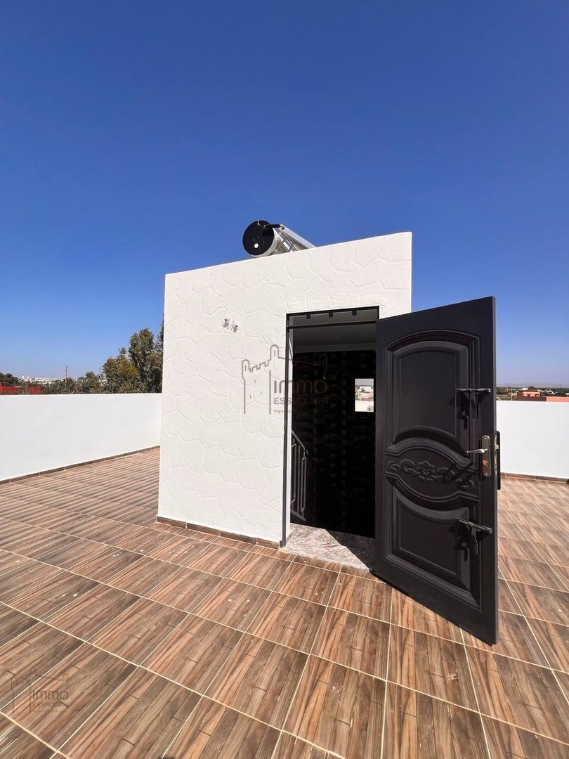 فيلا فسيحة على بعد 8 كم: أناقة وراحة للبيع - Photo 21