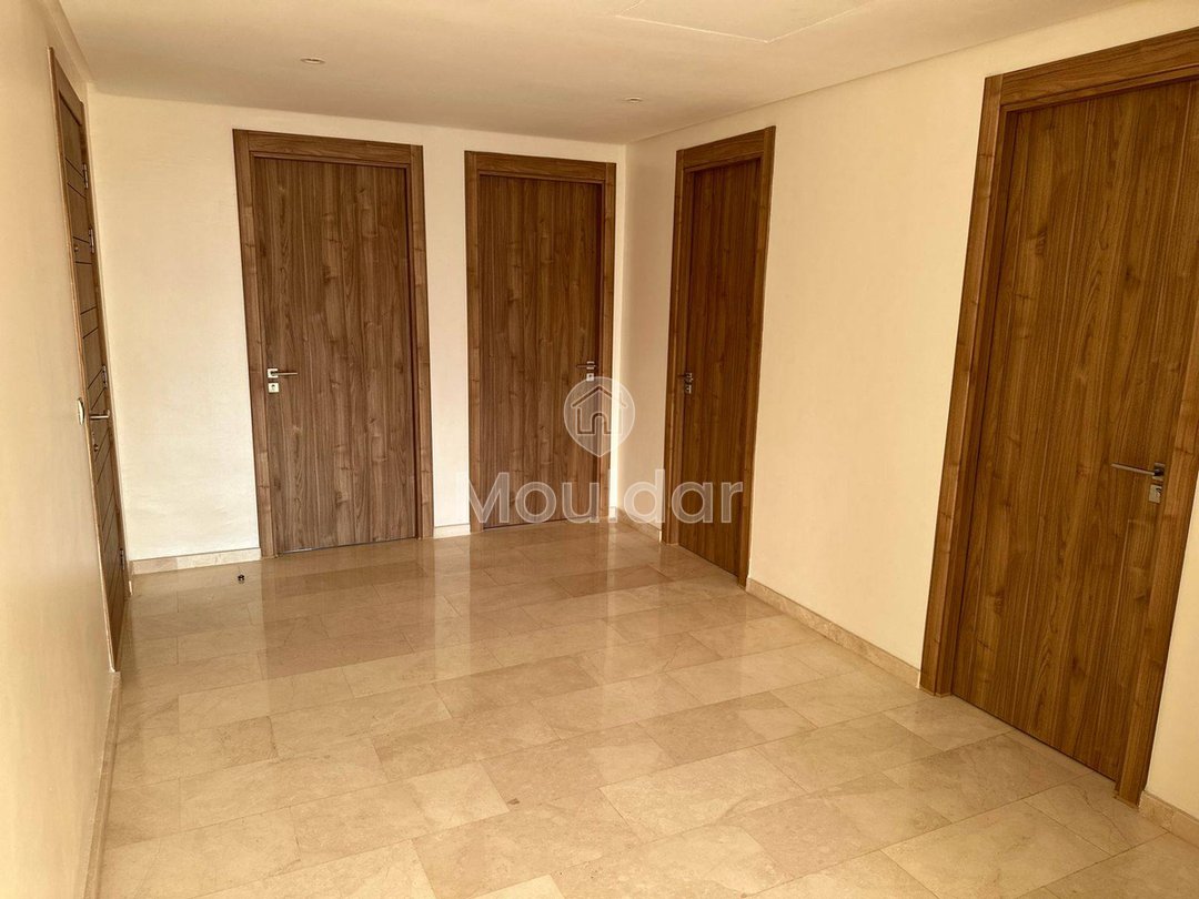 Spacious Apartment in Dar Bouazza: Experience Comfort - Photo 5