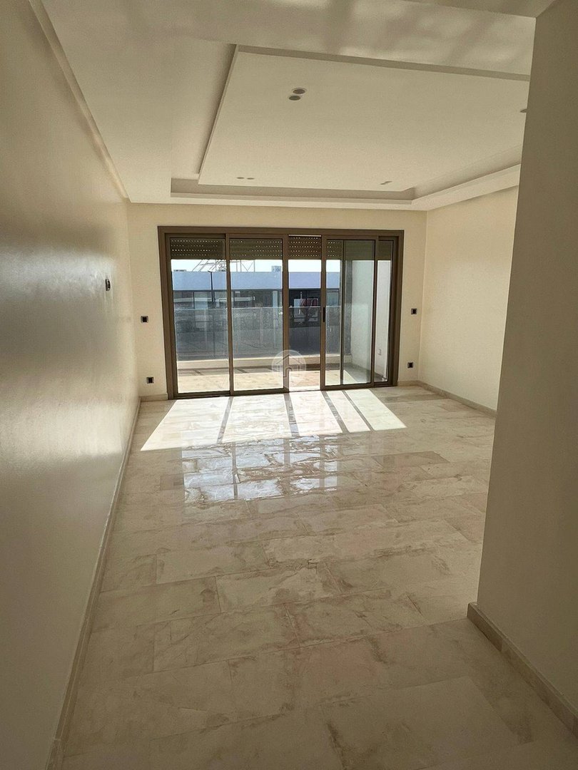Spacious Apartment in Dar Bouazza: Experience Comfort - Photo 1
