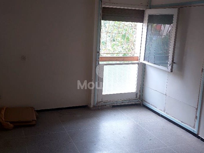 شقة تحتاج إلى تجديد في حي السلام: فرصة لا تفوت - Photo 4