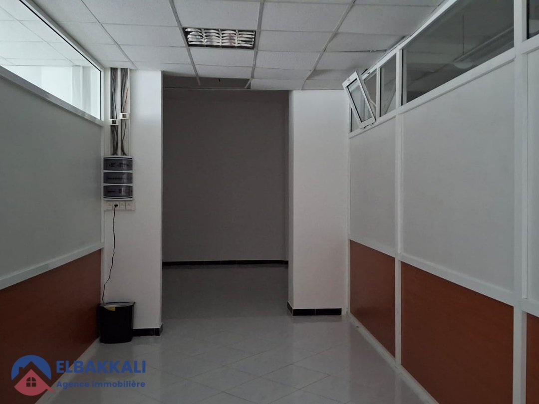 محل تجاري للإيجار في وسط المدينة - Photo 4