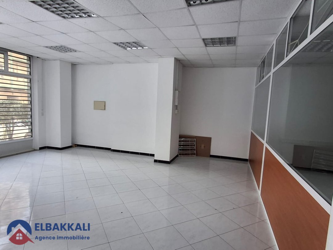 محل تجاري للإيجار في وسط المدينة - Photo 7