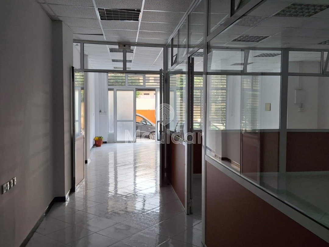 إيجار محل تجاري وسط المدينة طنجة - 185م² متاحة - Photo 6
