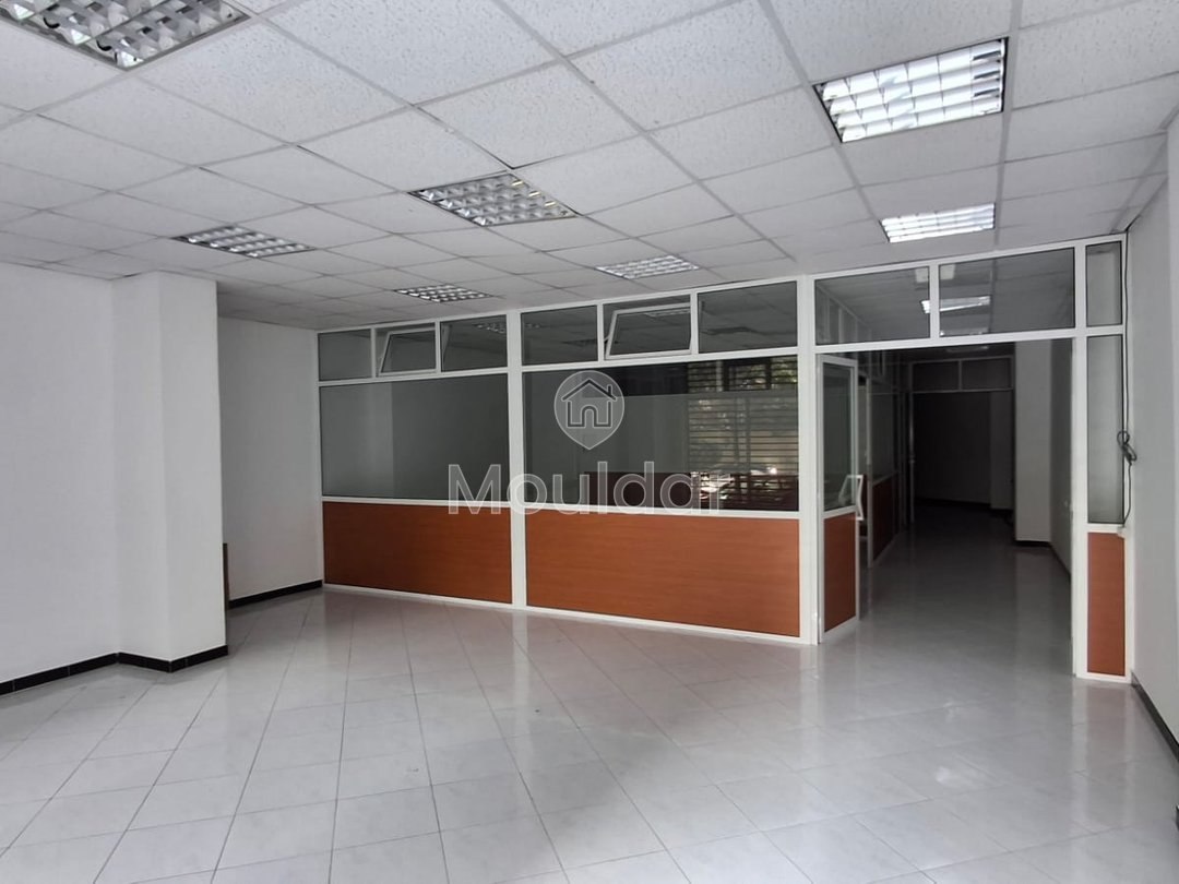 إيجار محل تجاري وسط المدينة طنجة - 185م² متاحة - Photo 1