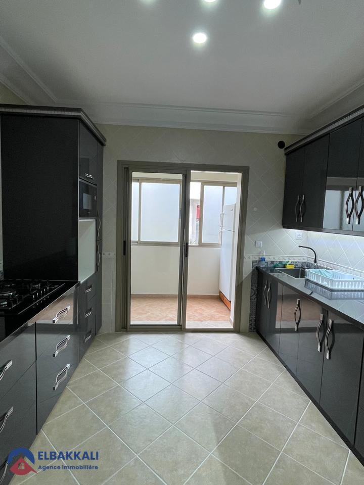 For sale: Spacious 3-bedroom apartment in Tangier - Iberia - Photo 12