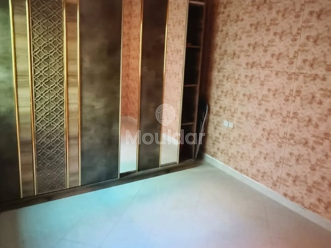 Eva Diamond
Wohnung zu vermieten im ersten Stock des Vallons neben der Sindibad-Schule Kénitra
2 Schlafzimmer, 1 Wohnzimmer, Küche - Photo 3