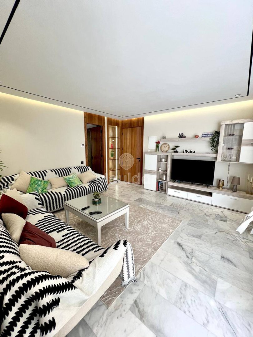 Abdou Chakir
Möbliertes Studio zur Miete - Oasis-Viertel
Ideale Lage – ruhiges und wohnliches Viertel
56m² - Photo 1