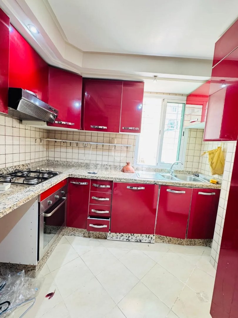 Casablanca huur is in Casablanca الدار البيضاء. Studio 4e verdieping 75 m2 lift zonder garage wijk les princesses 2 badkamers prijs 5300 DHS#Maroc #Casablanca #Rabat #Marrakech #Morocco - Photo 6