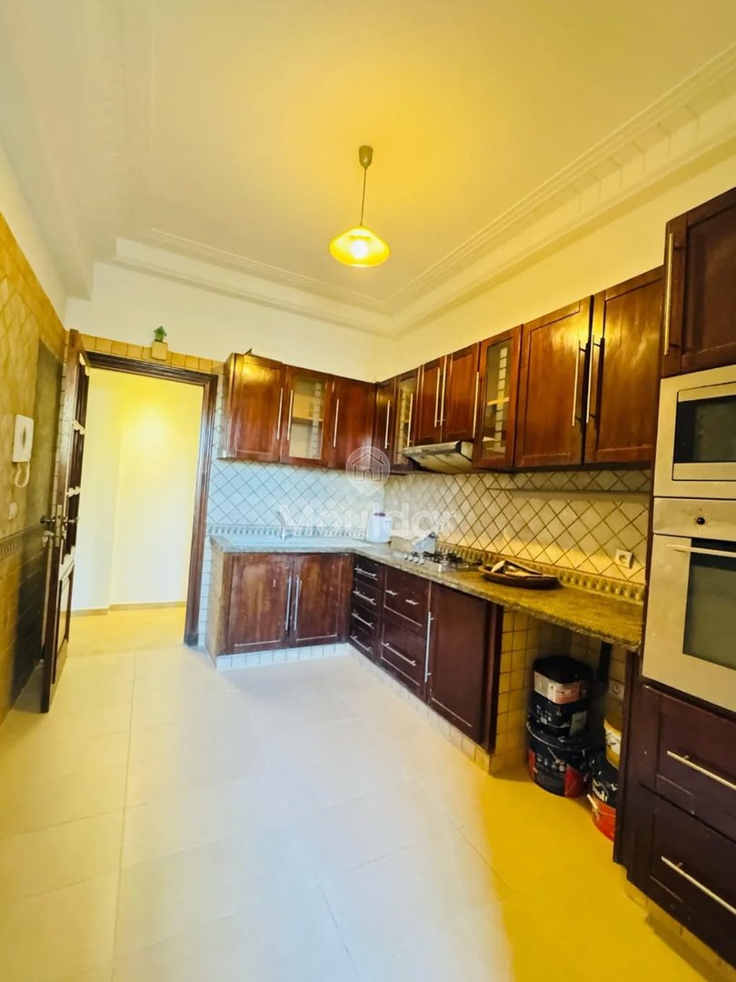 شقة للإيجار في الدار البيضاء: 3 غرف، 130م² - Photo 11