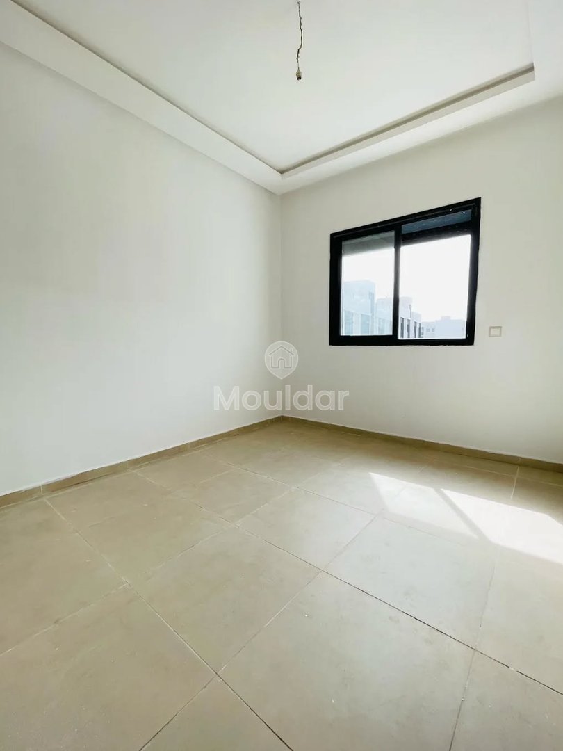 Kiralık: Hay Laymoun'da Geniş 3 Odalı Daire - Photo 2