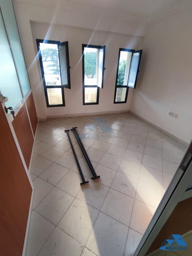 Sale of Office with Facade in Maamora Kénitra - Photo 1