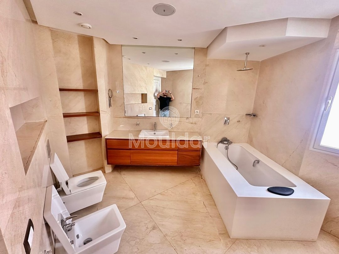 Casablanca Racine'de 3 Yatak Odalı Geniş Daire Kiralık - Photo 10