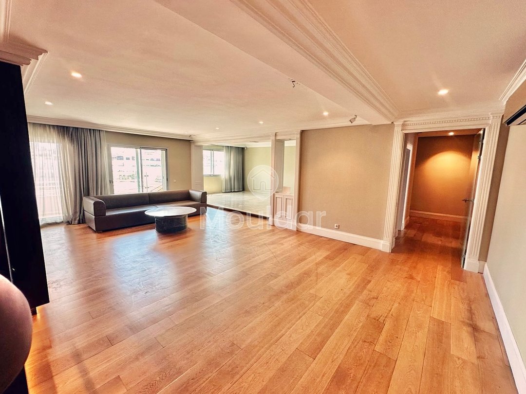 Casablanca Racine'de 3 Yatak Odalı Geniş Daire Kiralık - Photo 2