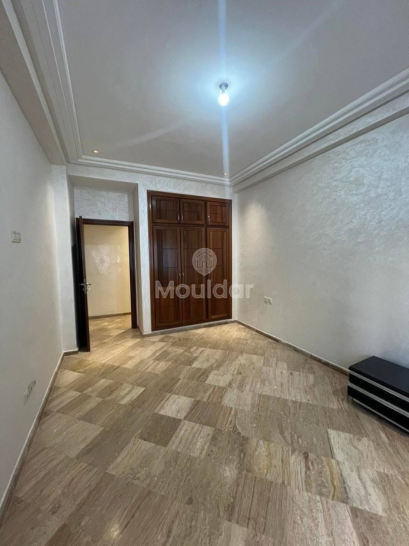 Zu verkaufen: Großzügige 3-Zimmer-Wohnung in Fès - Photo 9