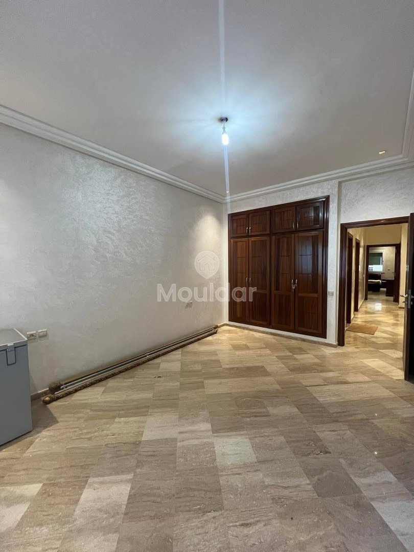 Zu verkaufen: Großzügige 3-Zimmer-Wohnung in Fès - Photo 6