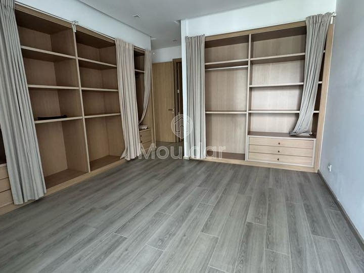 À Vendre : Appartement Spacieux 2 Chambres à Dar Bouazza - Photo 2