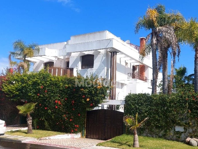 فيلا فسيحة في القنيطرة: 7 غرف، 620م² من الفخامة - Photo 1