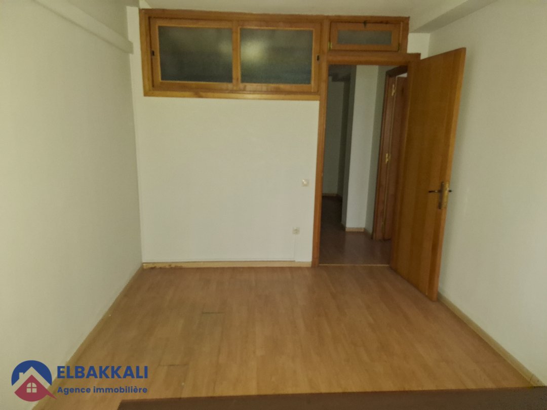 مكتب للإيجار في وسط مدينة طنجة: 80م² مع 4 غرف - Photo 9