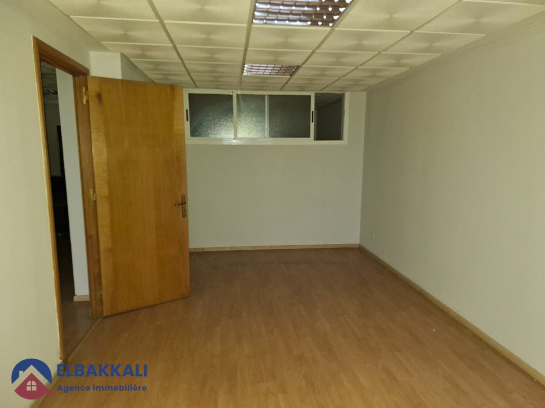 مكتب للإيجار في وسط مدينة طنجة: 80م² مع 4 غرف - Photo 11