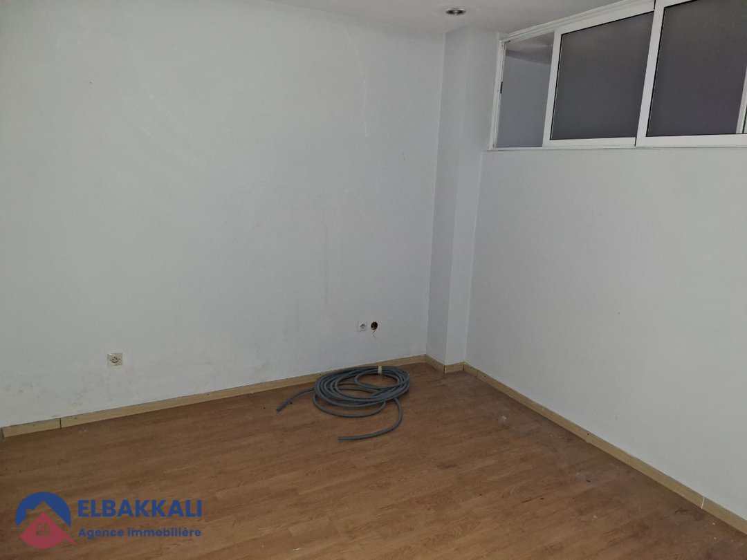 مكتب للإيجار في وسط مدينة طنجة: 80م² مع 4 غرف - Photo 8