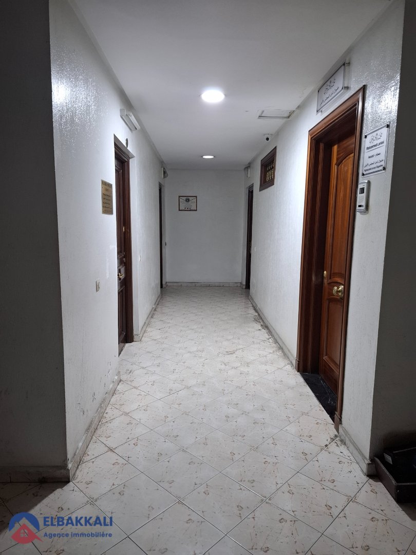 مكتب للإيجار في وسط مدينة طنجة: 80م² مع 4 غرف - Photo 5