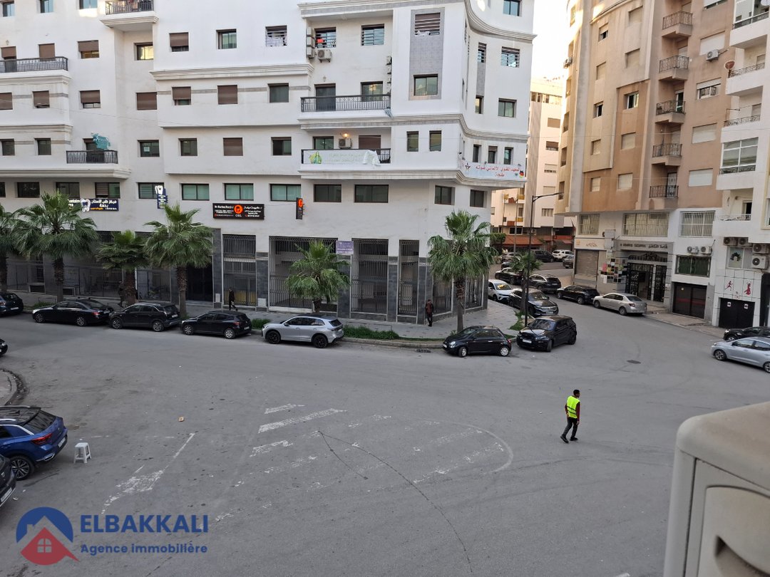 مكتب للإيجار في وسط مدينة طنجة: 80م² مع 4 غرف - Photo 3