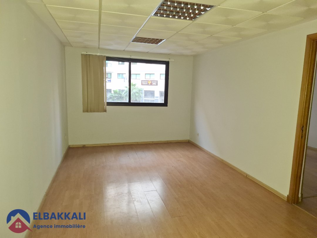 مكتب للإيجار في وسط مدينة طنجة: 80م² مع 4 غرف - Photo 10