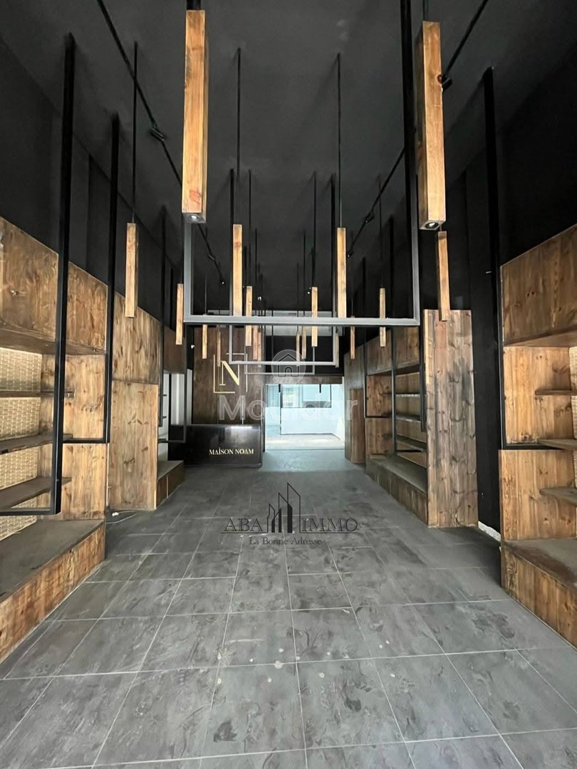 مساحة تجارية للإيجار: 220 متر مربع في قلب غوثييه - Photo 4